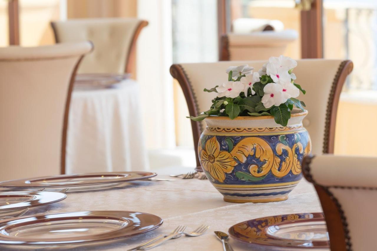 Hotel Sole Castello (Adults Only) تاورمينا المظهر الخارجي الصورة