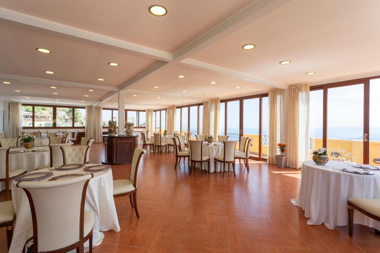Hotel Sole Castello (Adults Only) تاورمينا المظهر الخارجي الصورة