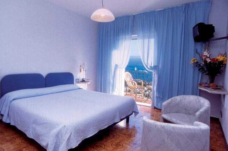Hotel Sole Castello (Adults Only) تاورمينا المظهر الخارجي الصورة